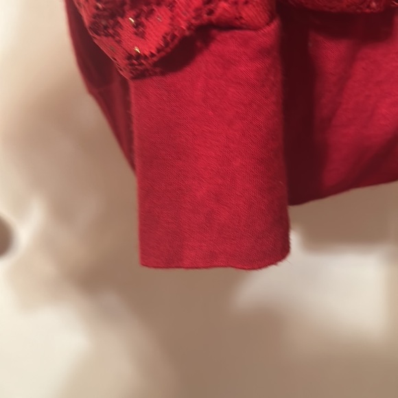 2x 3 quaterlenth sleeve Bright Red shirt with specs of Gold - Picture 4 of 5